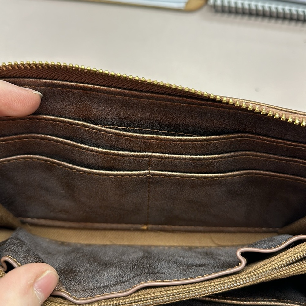 Geometric Patterned Gold Wallet With Chain - image 2